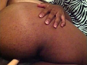 Watch Velvet Lust Squirt Huge With Toys?