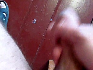 homemade handjob leads to big cumshot 😏