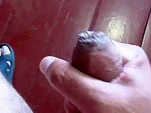 homemade handjob leads to big cumshot 😏