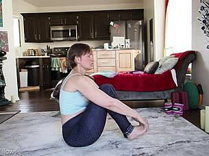 Yoga lesson turns into intense shaved pussy play