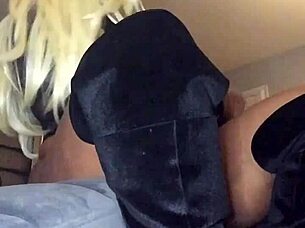 Balloon Fetish with Babe and Big Ass