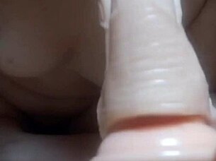 asian babe masturbates wet with vibrator