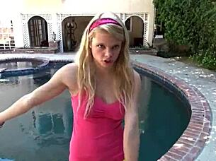 Teen Lesbian Licks Pussy After Fingering