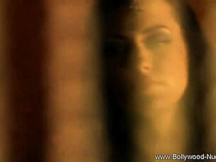 Seductress Indian MILF teases with dance.