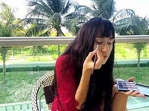 Sexy Girl Reveals Secrets To Flawless Makeup