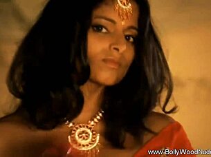 Gorgeous natural body on this indian woman, isn't it beautiful?