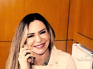 Cleo Cadillac Licks Friend's Pussy In Hotel!