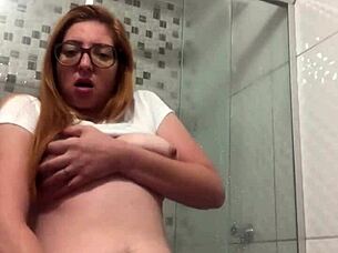 มิลฟ์ผมแดงสุดเหวี่ยง เล่นตัวเองบ้านทำ ปากแหว่งโกนเปียกชุ่มตอนเสร็จแรงๆ!