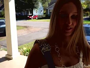 Amateur Babe Fingers Pussy on Casting Couch