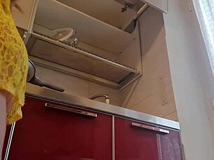 Is this gostosa cleaning or teasing with her tits?