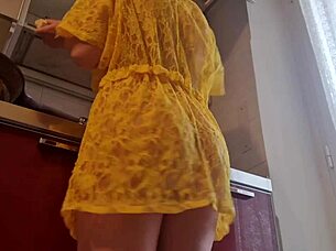 Is this gostosa cleaning or teasing with her tits?