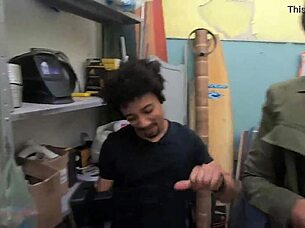 Monique Bertolini Tours Motorhome Workshop In California Usa