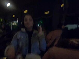 Monique Bertolini Tours Motorhome Workshop In California Usa