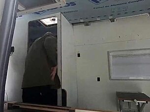 Monique Bertolini Tours Motorhome Workshop In California Usa