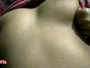 데시 퀸이 처음으로 보지 핑거링