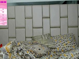 fat bbw masturbates her big pussy and ass with toys on cam