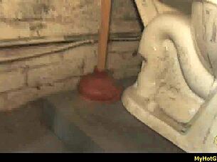 Intense Gloryhole Blowjob With Ebony Beauty