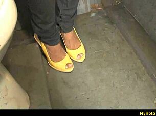 Intense Gloryhole Blowjob With Ebony Beauty