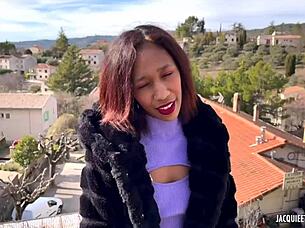 French teen ebony Reyna in first amateur porn casting