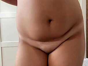 my hot stepmom shows her body