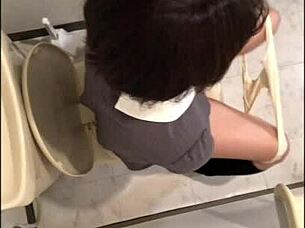 i secretly masturbate while mom's at work, oh no i can't stop