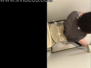 i secretly masturbate while mom's at work, oh no i can't stop