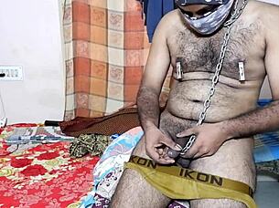 I'm pulling this hot cock with a chain during massage