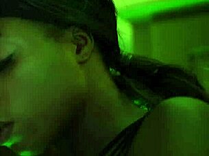 mon beau pere aime ma chatte bien mouillie