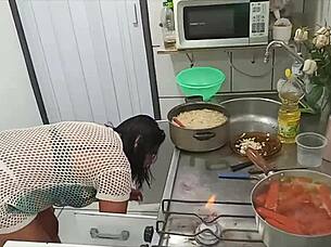 I watch Sarah Rosa cook sensual macaroni with her sexy big ass.