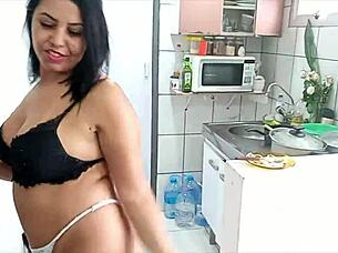 I watch Sarah Rosa cook sensual macaroni with her sexy big ass.