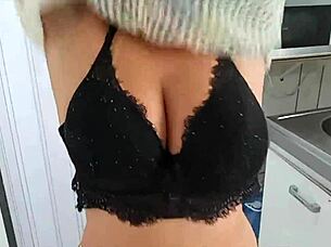 I watch Sarah Rosa cook sensual macaroni with her sexy big ass.