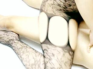 Nghệ Thuật Làm Cho Em Vợ Rộn Ràng - Việt Nam