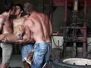 Oh Yeah, Hot Group Gay Orgy With Bareback Action!