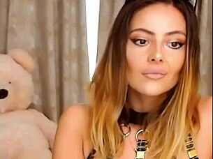 gorgeous model teases on hd webcam