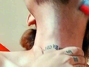 Rasurame le dijo el pasivo a su chacal y el obviamente no pudo resistirse a quitarle los pelos y comerse su culo limpio