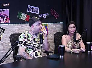 O Fetiche Dele É Ver A Mulher Dando Para Outro Homem Goza Para Isso - Gustavo Asbach Sheer Red