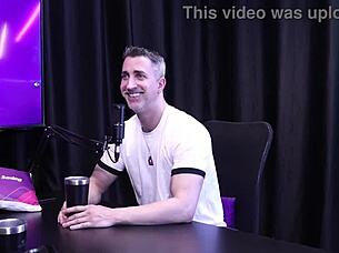 O Fetiche Dele É Ver A Mulher Dando Para Outro Homem Goza Para Isso - Gustavo Asbach Sheer Red