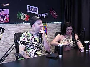 O Fetiche Dele É Ver A Mulher Dando Para Outro Homem Goza Para Isso - Gustavo Asbach Sheer Red