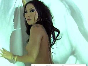 Stunning Asa masturbates her wet pussy