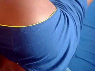 preta do cu guloso enjoys blowbang and anal