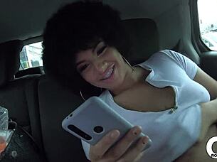 Queria minha amiga aqui no carro comigo.