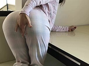 i fought with my friend over masturbating my pussy with a vibrator