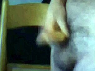 pajero de cordoba muestra pito corto en webcam detalladamente