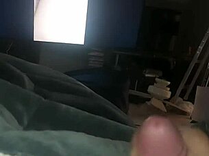 I'am masturbating my cock in solo session