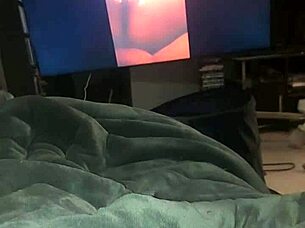 I'am masturbating my cock in solo session