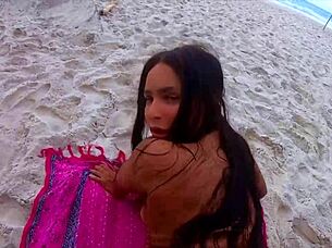 Kinky Guy Pussy Licking His Lady and She Takes Orgasm Convulsions