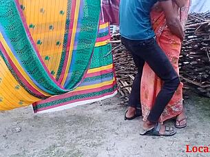 Indian bhabi enjoys outdoor sex with handjob on webcam.