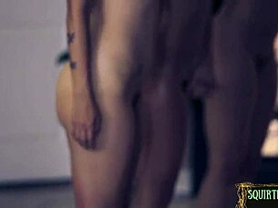 gorgeous dyke enjoys squirting after oral