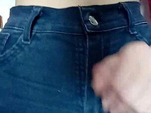 playing with a belt on my pussy 😏