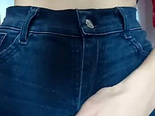 playing with a belt on my pussy 😏